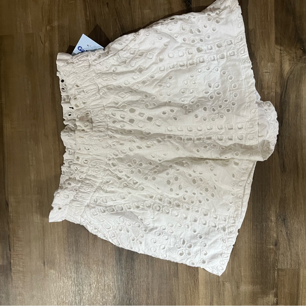 Eyelet Lace Cream Shorts